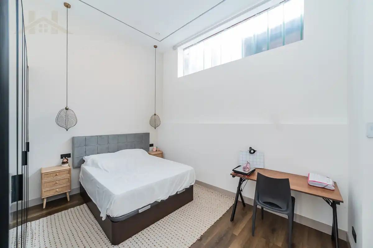 Bedroom of Commercial properties for sale in Brunete  with Air Conditioner and Furnished
