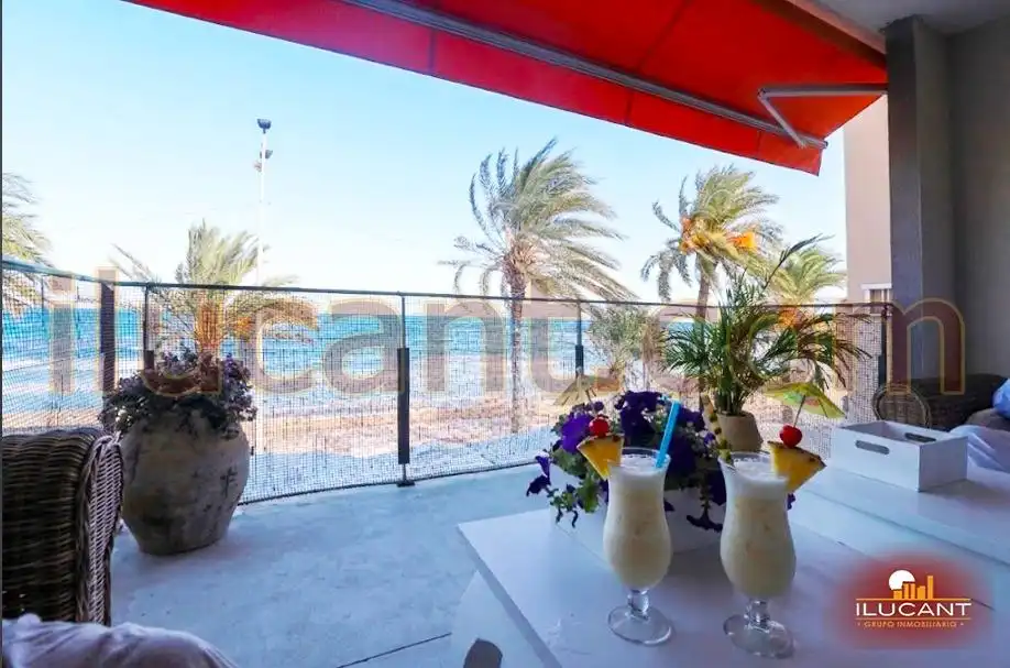 Villa à vendre à Campello Playa