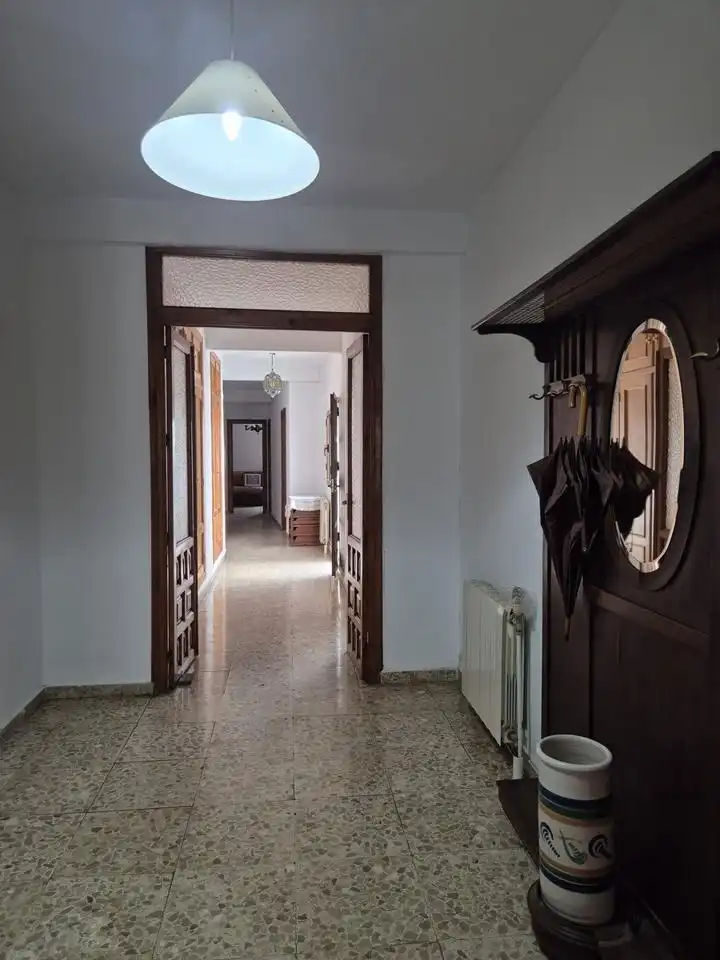 Wohnung zur Miete in Lucena mit Klimaanlage, Terrasse und Möbliert