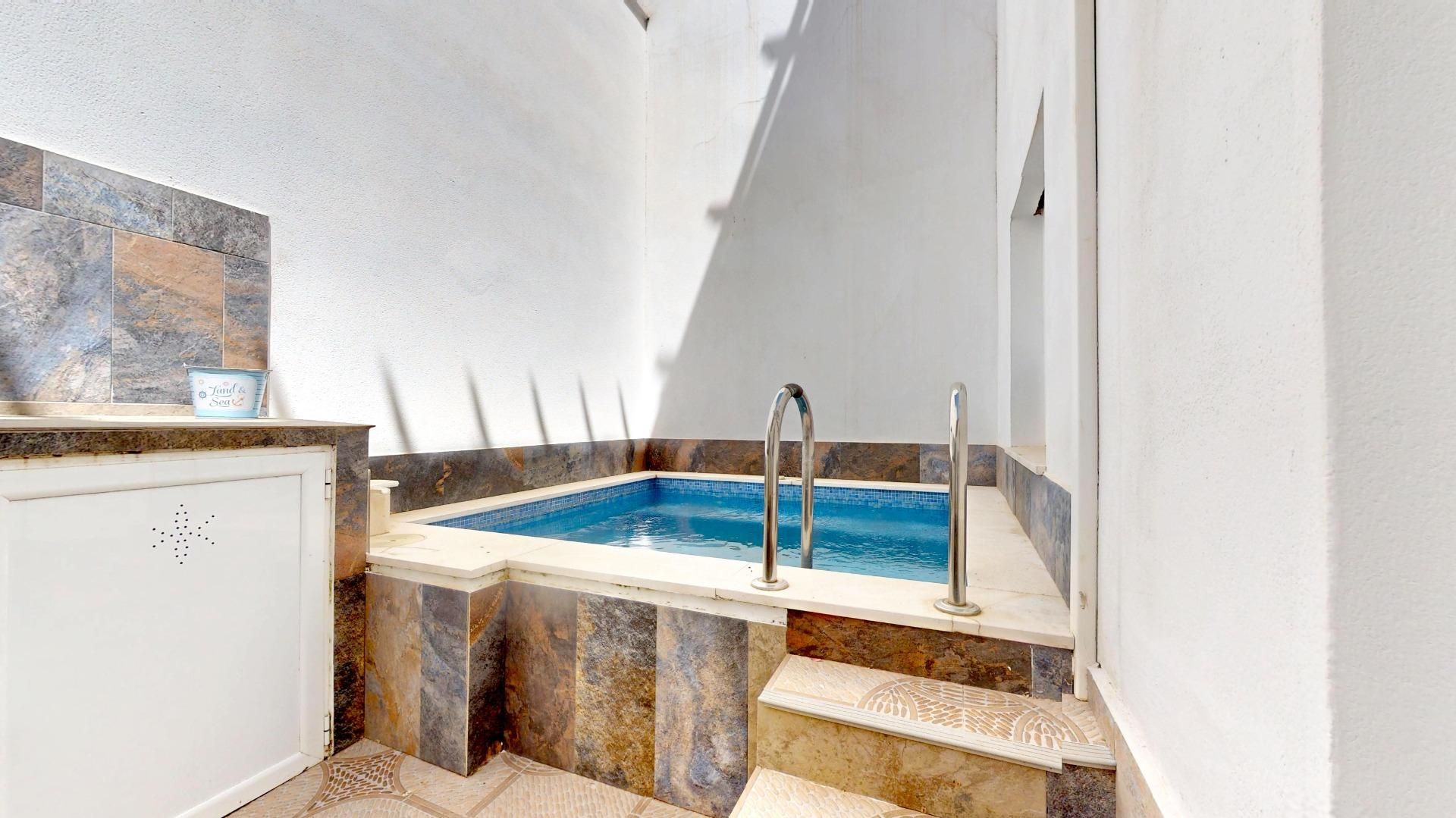 Swimming pool of Single-family semi-detached for sale in  Córdoba Capital  with Air Conditioner, Heating and Terrace