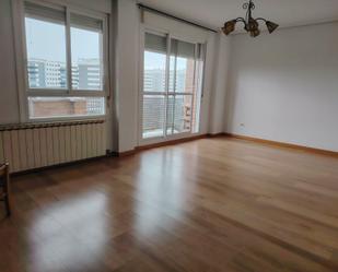 Living room of Flat for sale in  Zaragoza Capital  with Air Conditioner, Terrace and Storage room