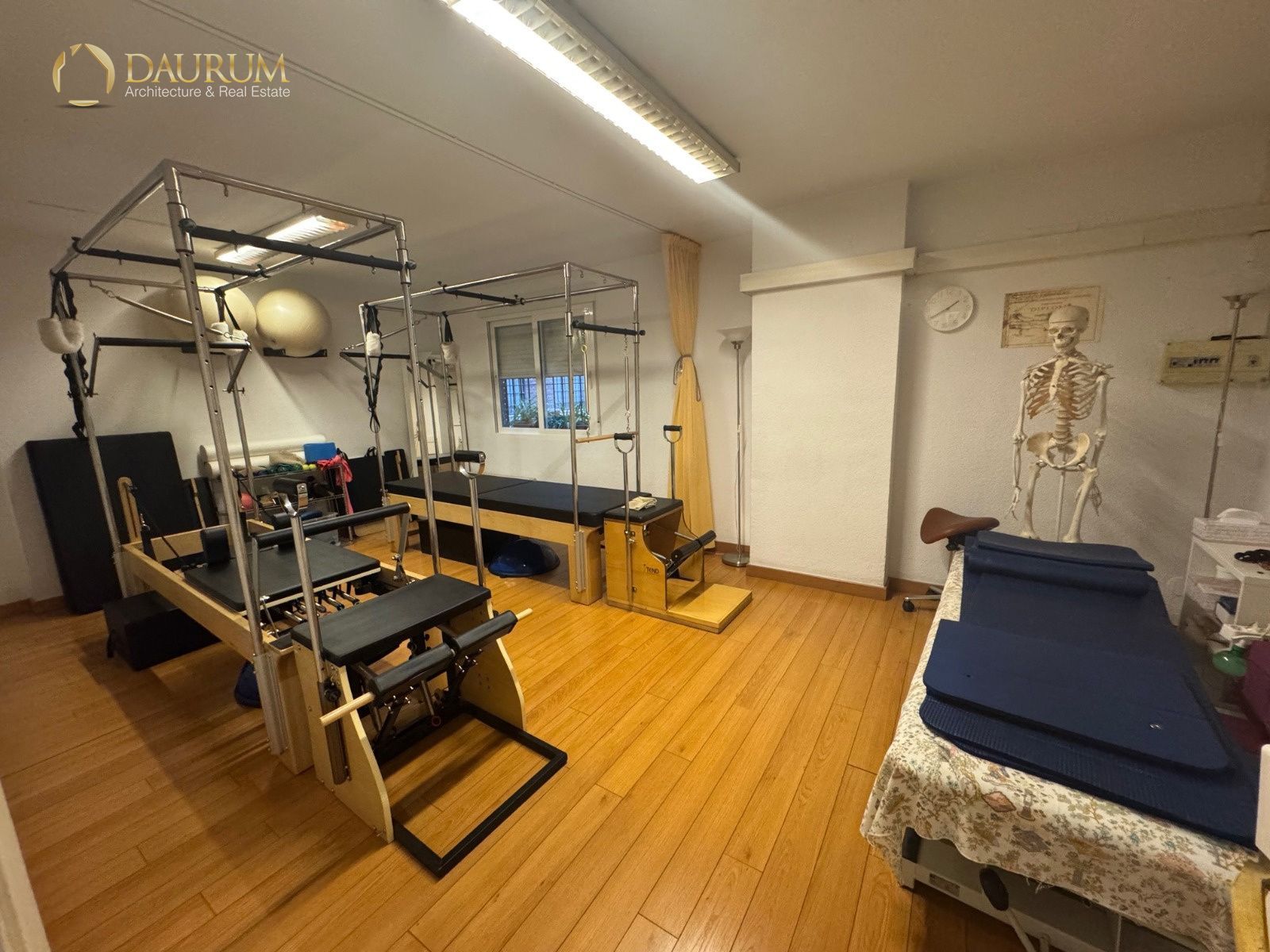 Premises for sale in  Madrid Capital  with Air Conditioner and Terrace