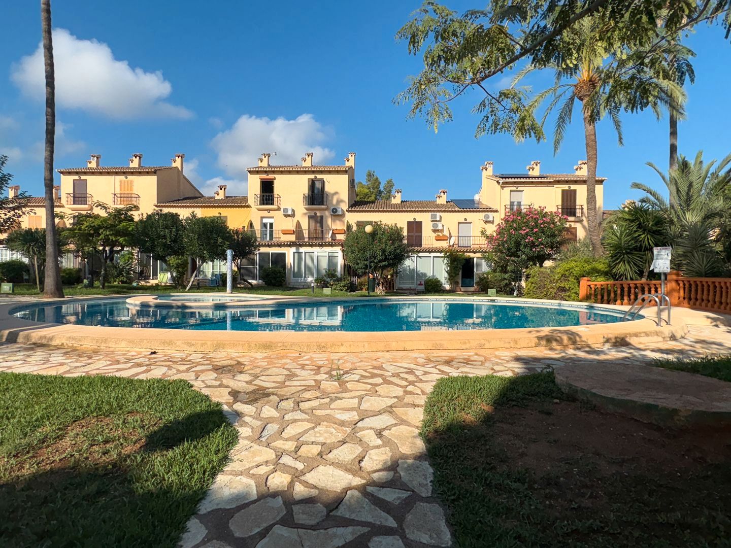 Casa adosada en venda a El Montgó