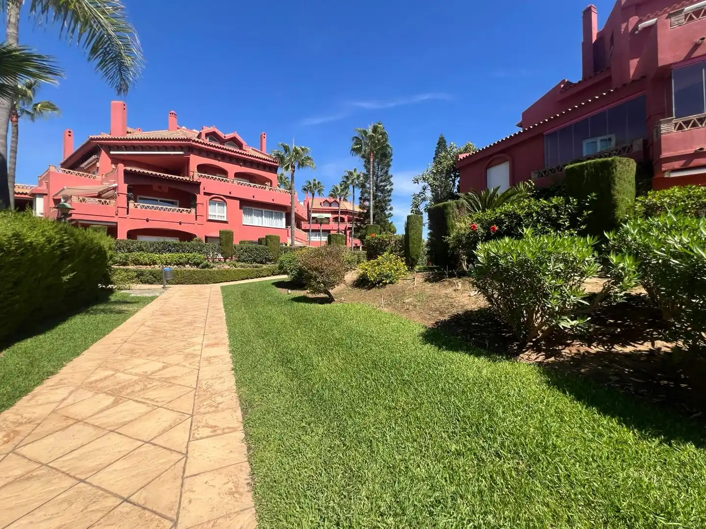 Vista exterior de Piso en venta en Elviria - Cabopino