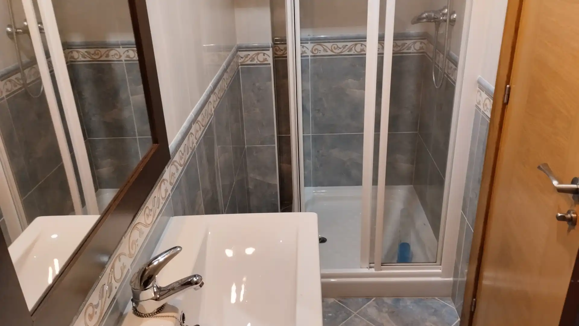 Bathroom of Apartments for rent in Fisterra  with Furnished, Oven and Washing machine