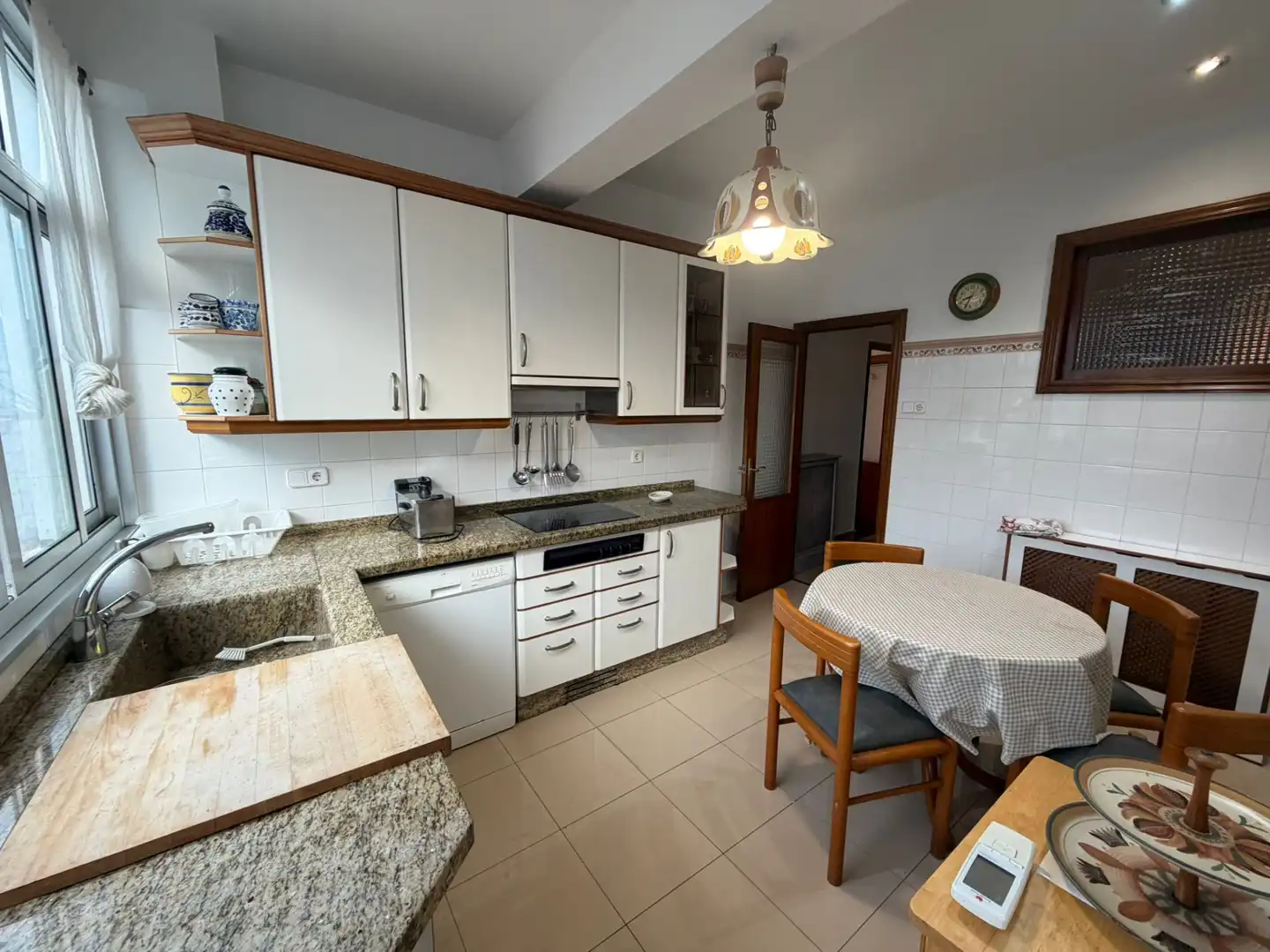 Kitchen of Flat for rent in Ferrol  with Heating, Furnished and Washing machine