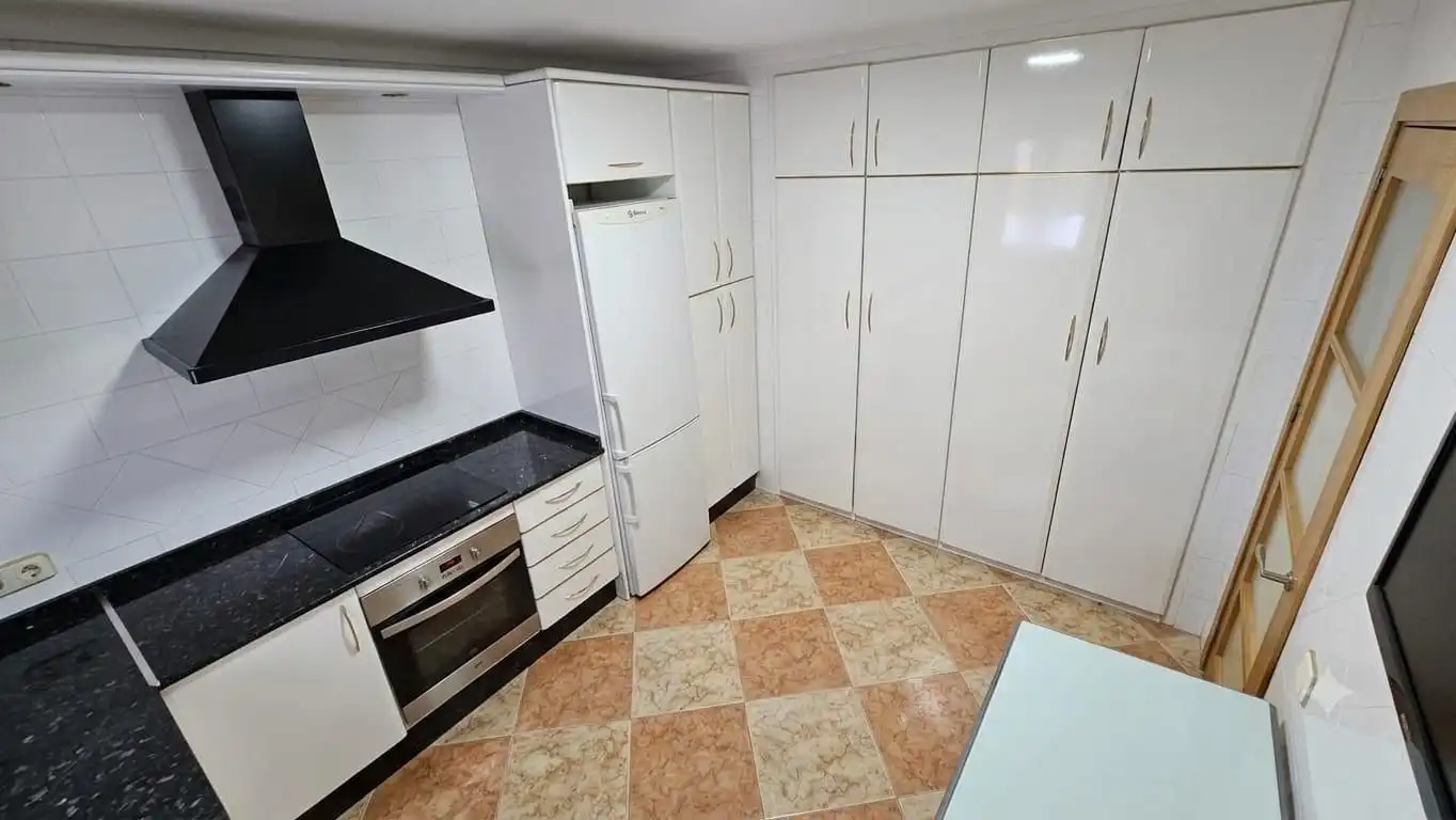 Cuina de Pis en venda en Brenes amb Aire condicionat i Terrassa