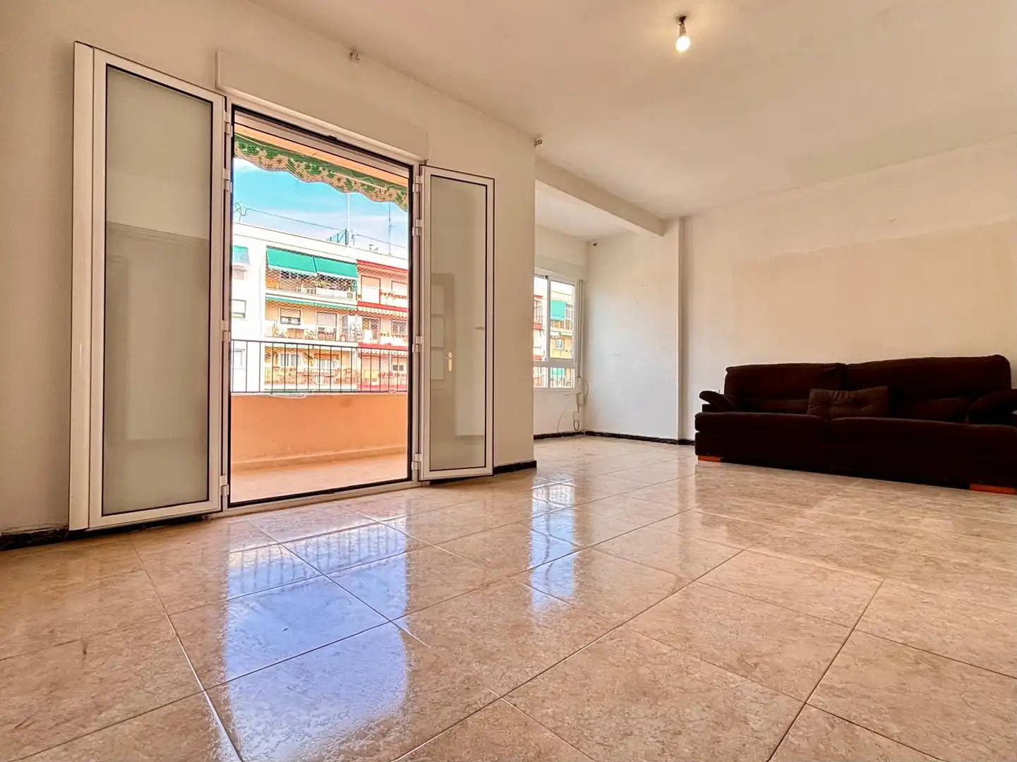 Sala de estar de Piso en venta en Alicante / Alacant con Balcón