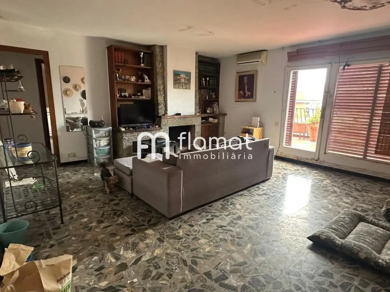 Sala de estar de Edificio en venta en Santa Coloma de Gramenet