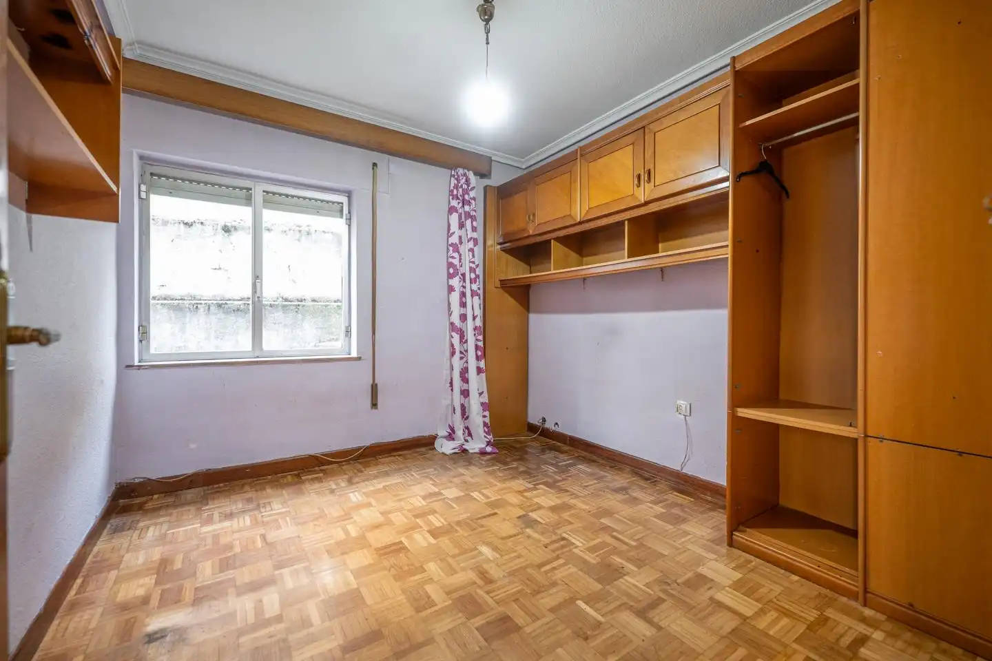 Dormitori de Pis en venda en Ávila amb Calefacció, Parquet i Moblat