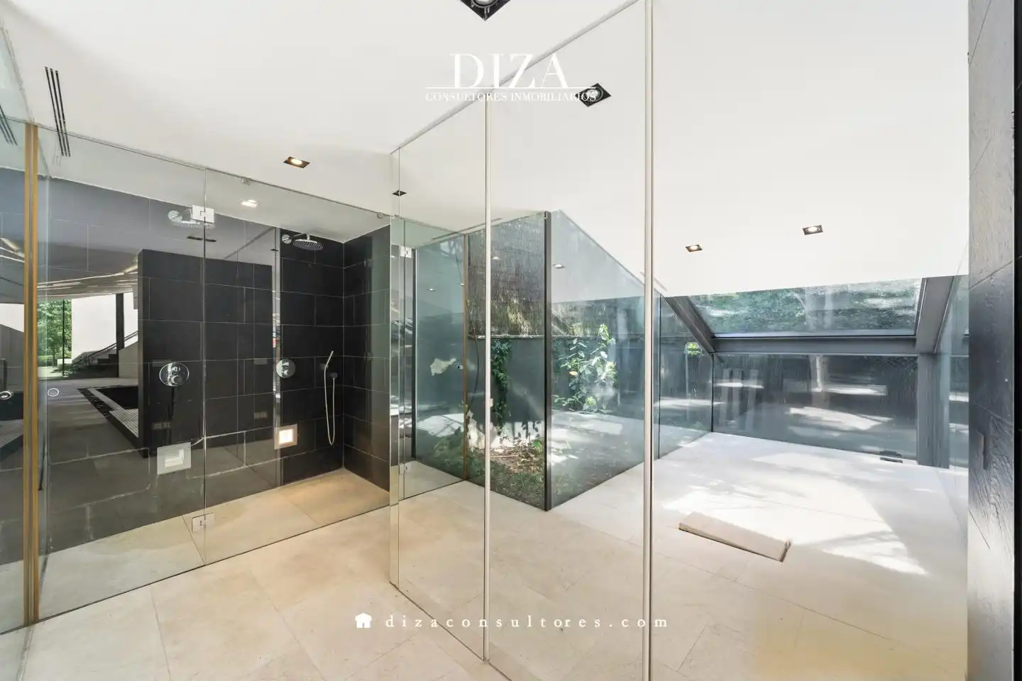 Bathroom of Houses for rent in Madrid  with Air Conditioner, Heating and Private garden