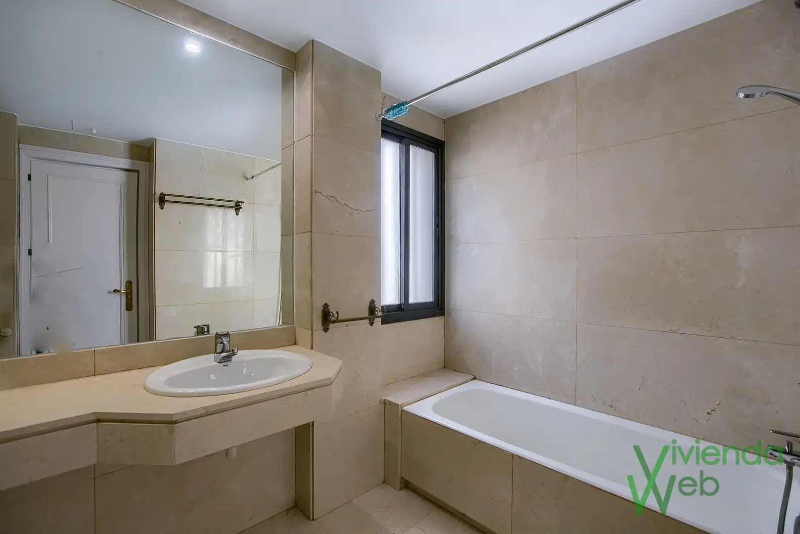 Bathroom of Flat for rent in Pozuelo de Alarcón  with Air Conditioner, Heating and Private garden