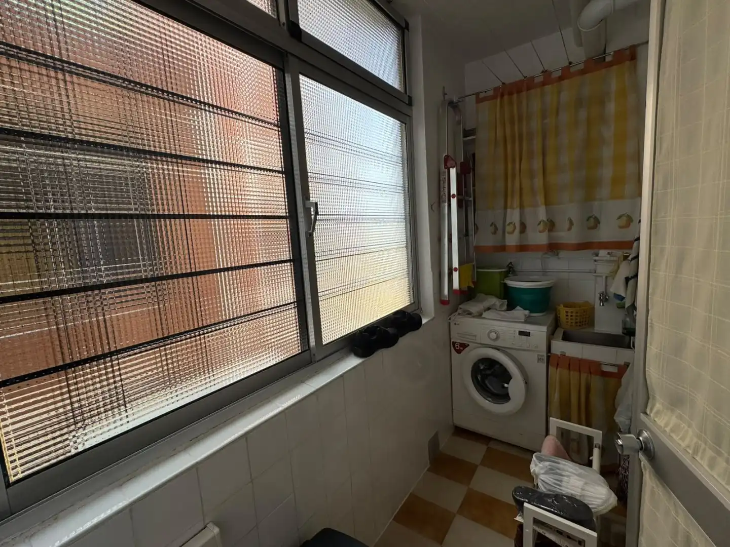 Cuina de Pis en venda en Sevilla amb Aire condicionat i Balcó
