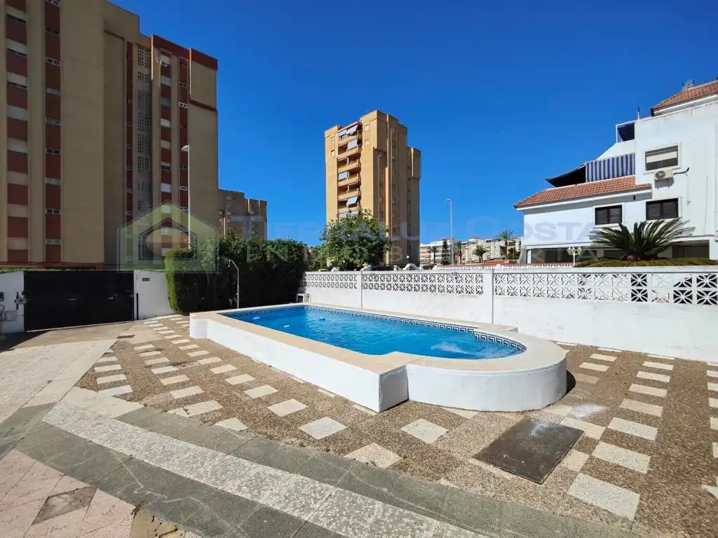 Vista exterior de Casa o xalet en venda en La Antilla amb Jardí privat, Terrassa i Traster