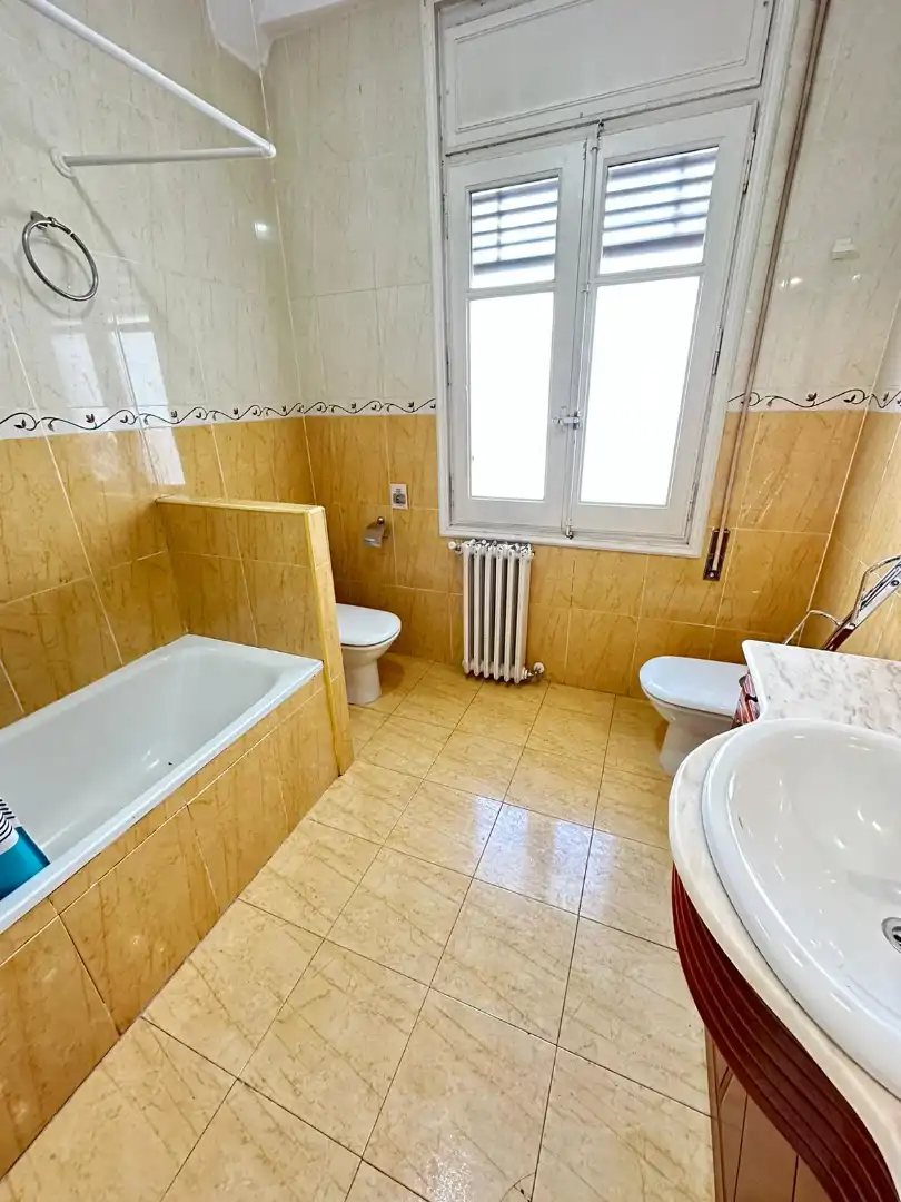 Baño de Piso para compartir en Zaragoza con Amueblado