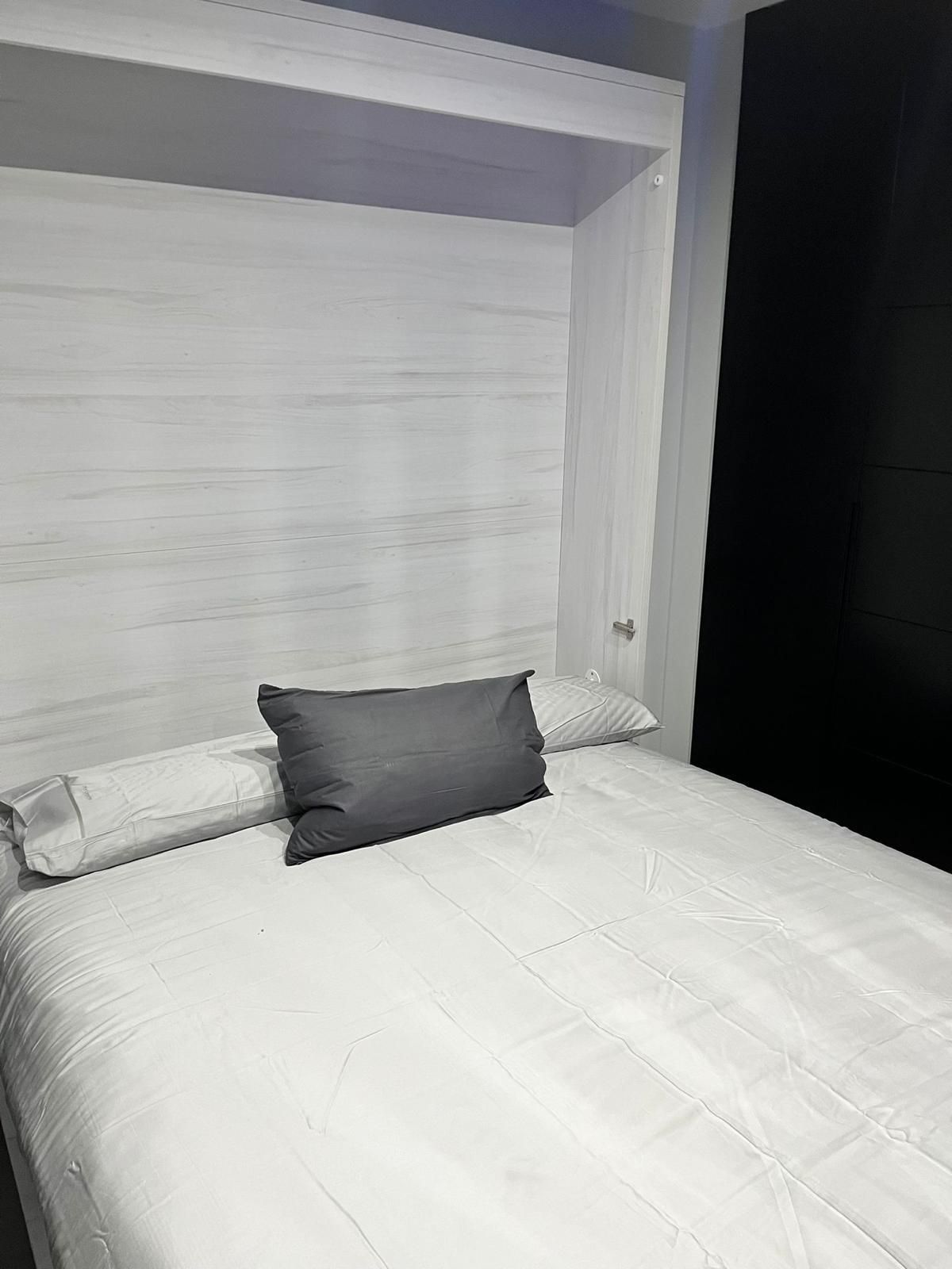 Bedroom of Study to rent in  Madrid Capital  with Air Conditioner, Storage room and Community pool