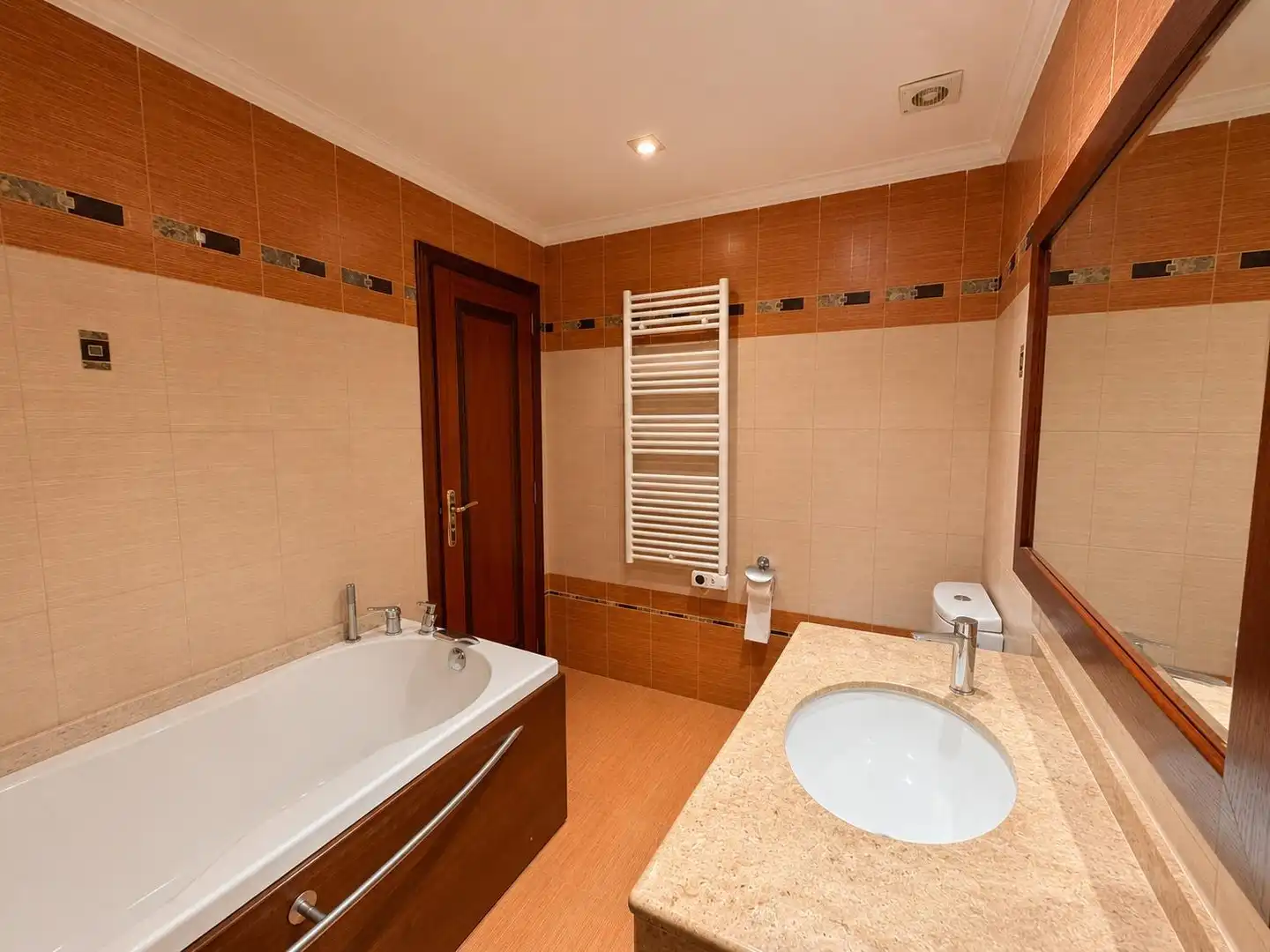 Bathroom of Flat for sale in Enguera  with Air Conditioner, Heating and Terrace