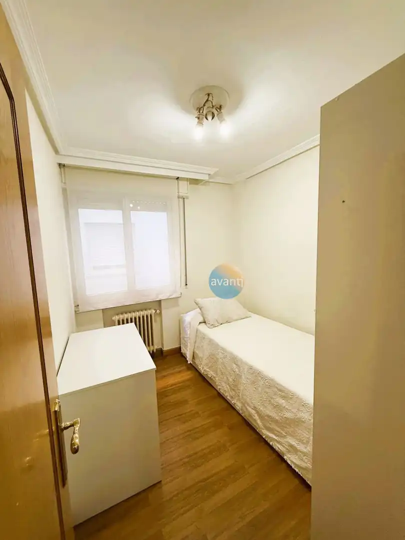 Schlafzimmer von Wohnung zur Miete in Garrido