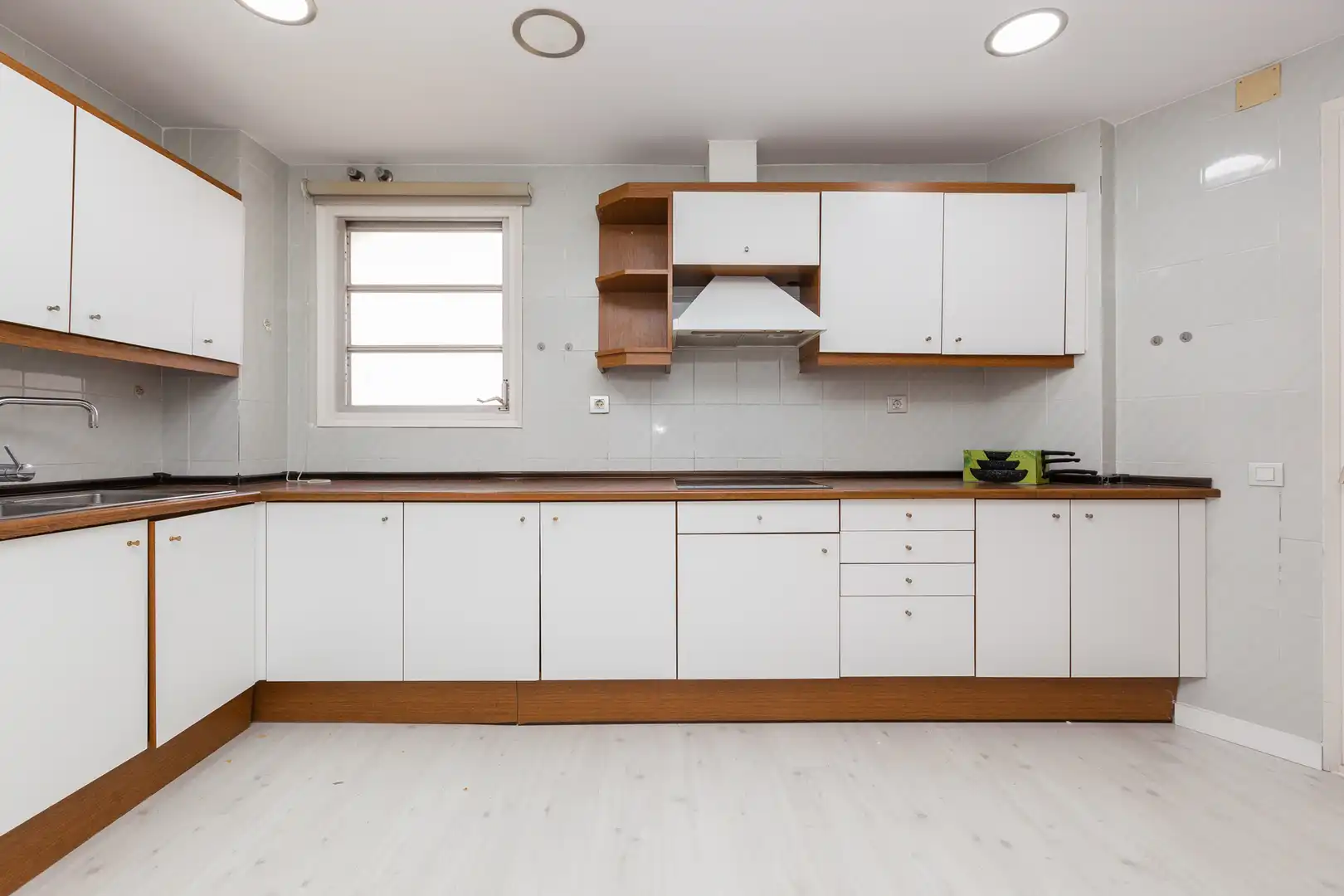 Wohnung zur Miete in Calle del Pisuerga, La Maternitat i Sant Ramon