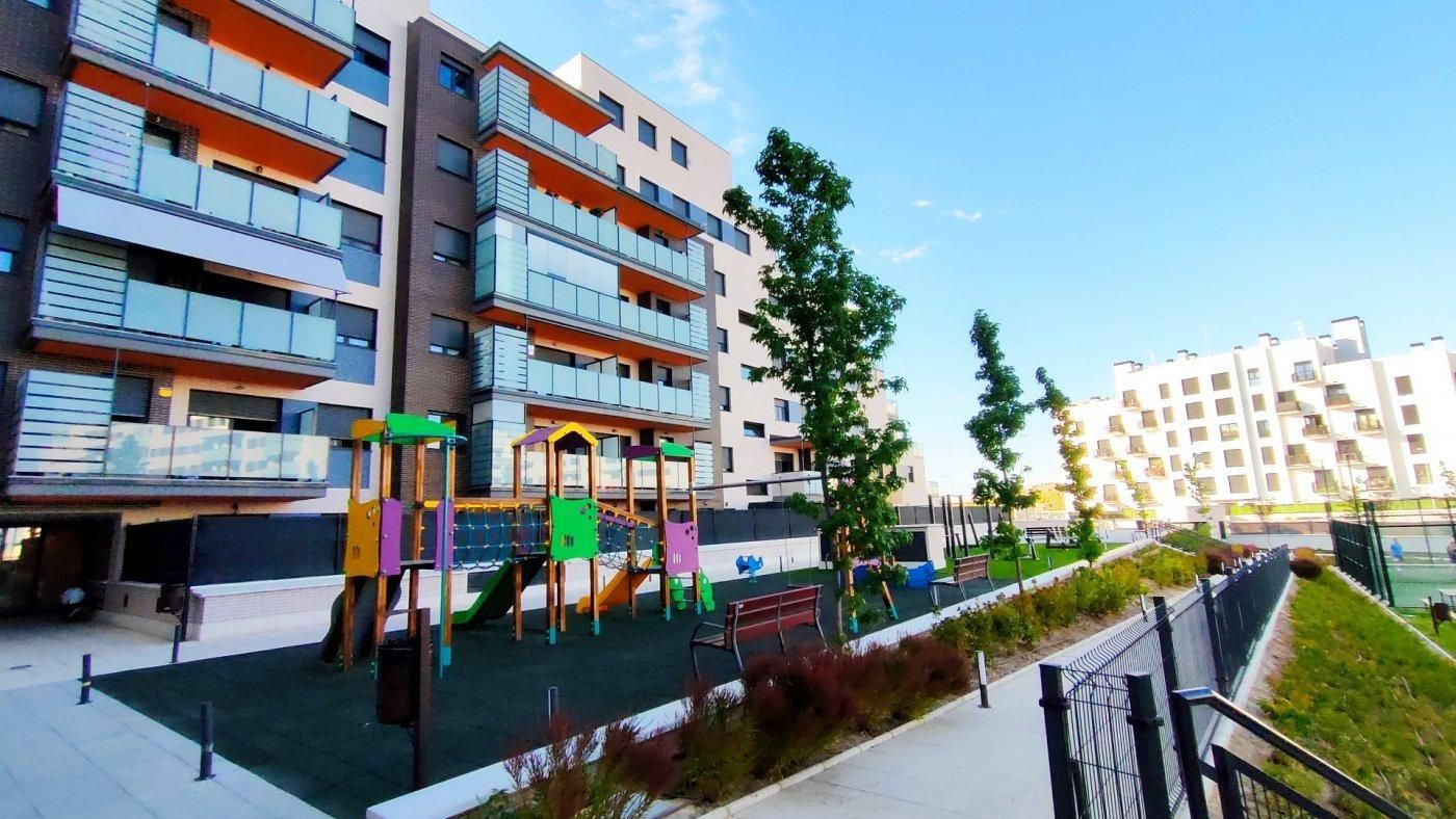 Exterior view of Flat for sale in Valdemoro  with Terrace, Storage room and Community pool