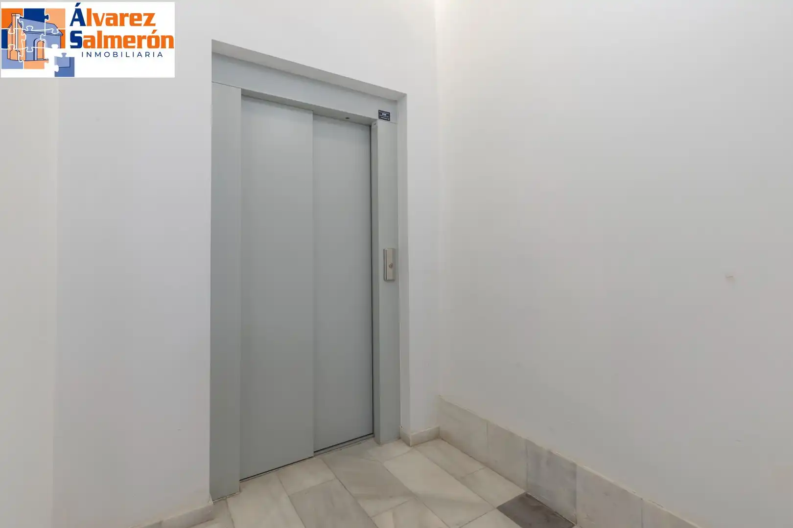 Attic for sale in MARQUES DE GERONA, Centro - Sagrario
