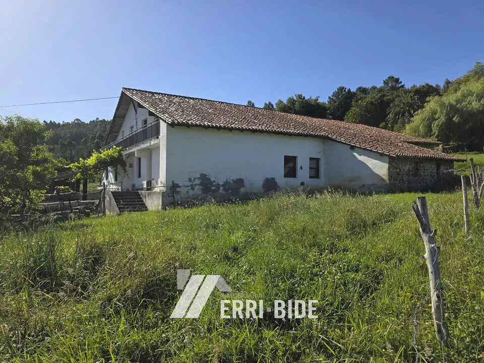 Außenansicht von Country house zum Verkauf in Maruri-Jatabe mit Privatgarten und Abstellraum