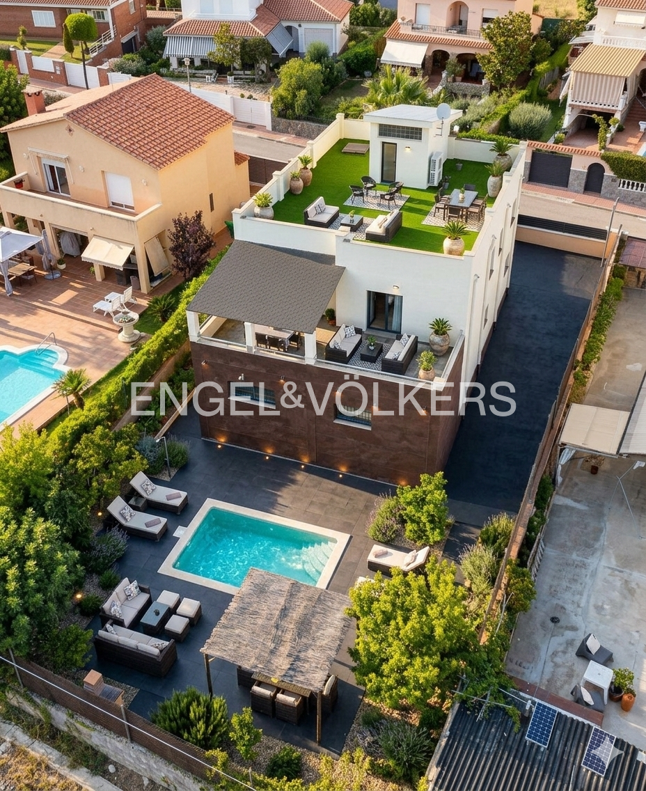 Exterior view of Houses for sale in El Vendrell  with Air Conditioner, Heating and Private garden