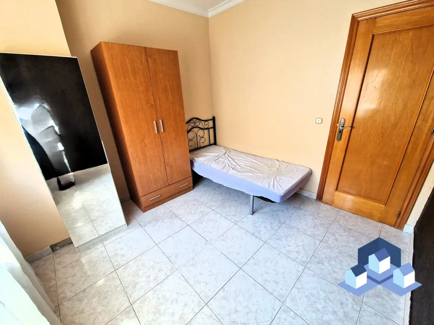 Habitación de Piso en venta en Lorca con Amueblado y Balcón