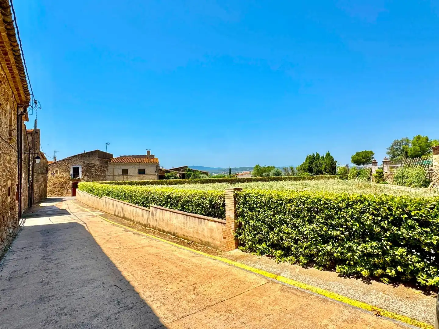 Vista exterior de Casa o xalet en venda en Ullastret amb Aire condicionat, Calefacció i Jardí privat