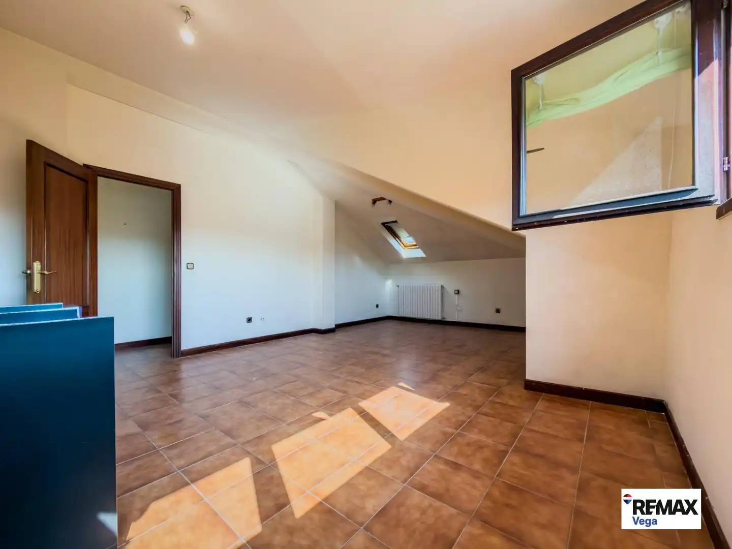 Casa o xalet en venda en Torrelavega  amb Calefacció, Traster i Moblat