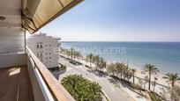 Vista exterior de Àtic en venda en Calafell amb Terrassa, Piscina i Balcó