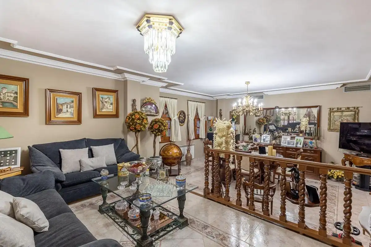 Casa con piscina en venta en Calle ZACATIN, imagen 4