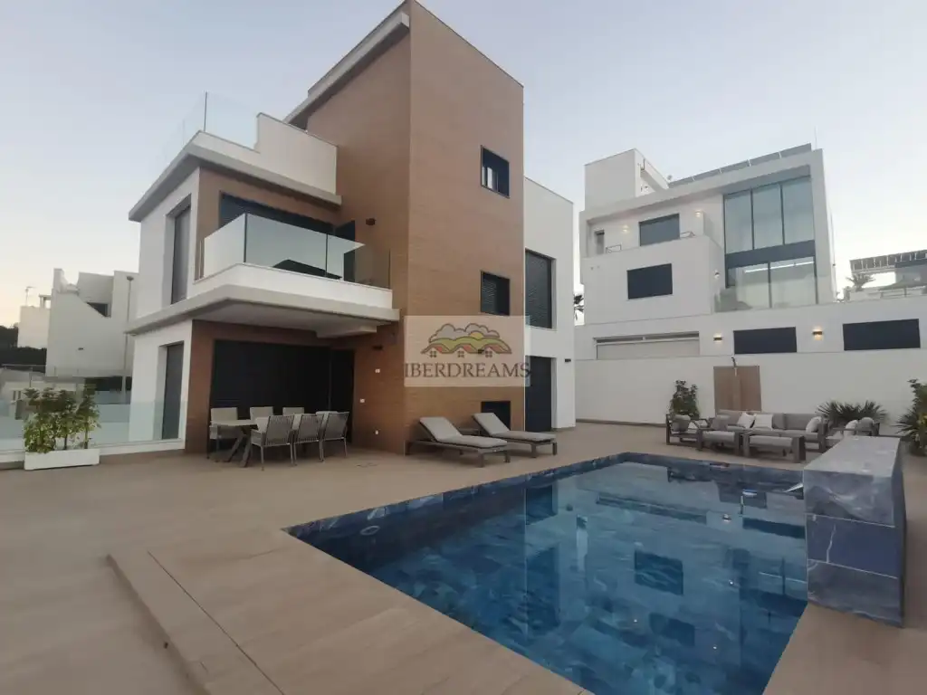 Casa en venta en Calle Wenceslao Fdez Florez-Cmo S/N, imagen 3