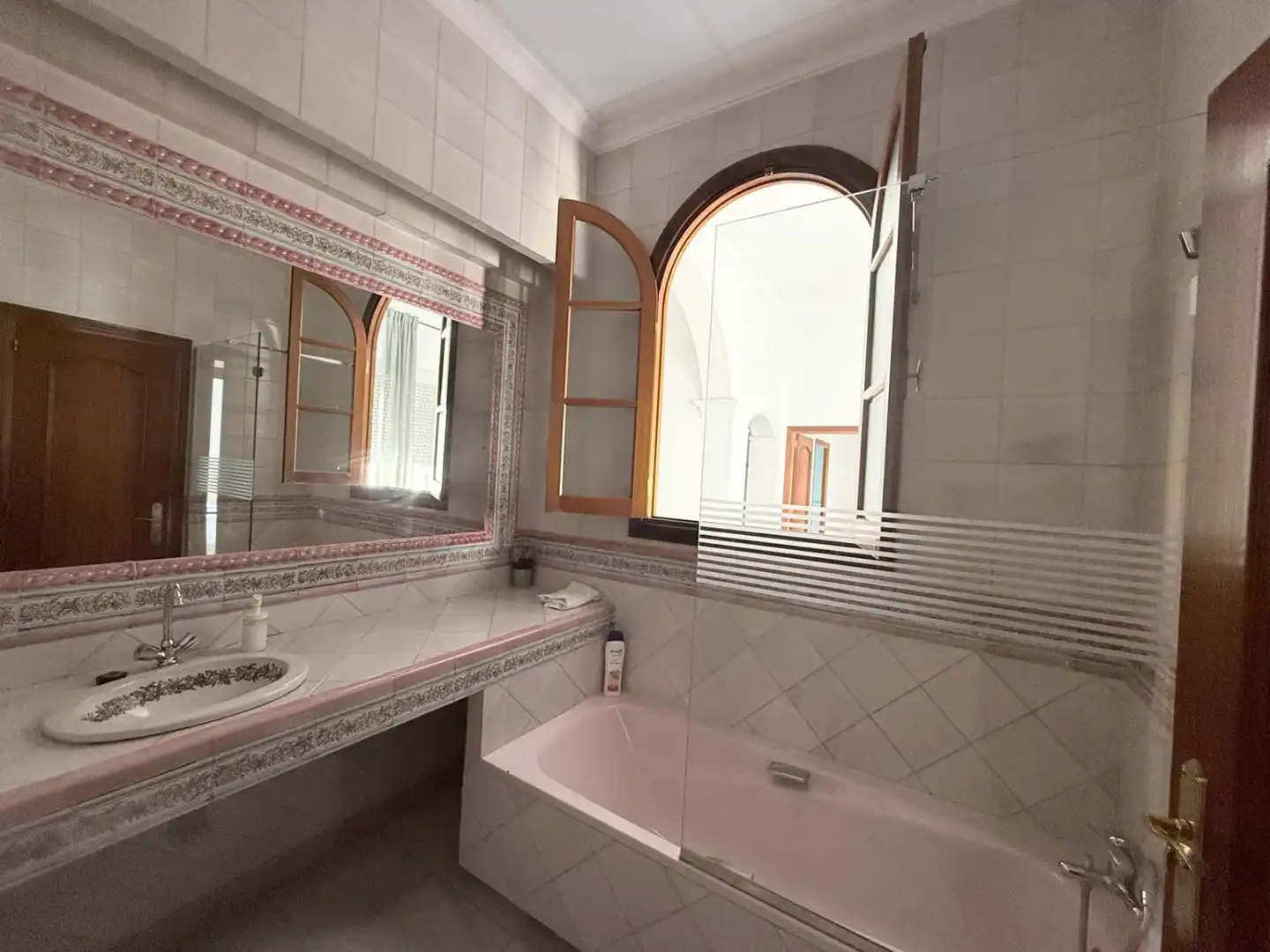Bathroom of Houses for sale in Jerez de la Frontera  with Air Conditioner, Heating and Terrace