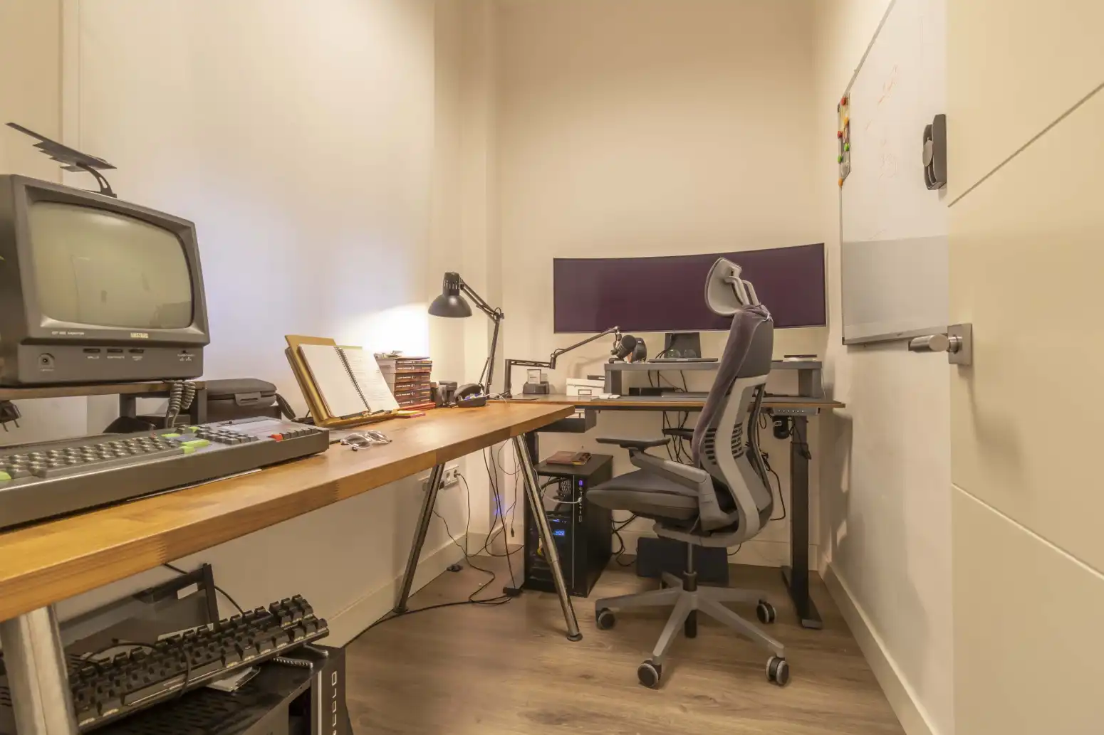 Flat for sale in Sevilla  with Air Conditioner, Heating and Balcony
