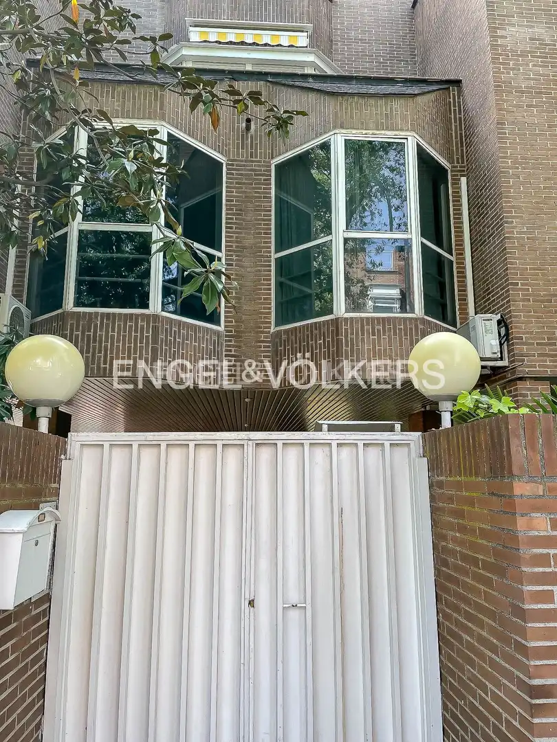 Exterior view of Flat for rent in Madrid  with Air Conditioner, Heating and Private garden