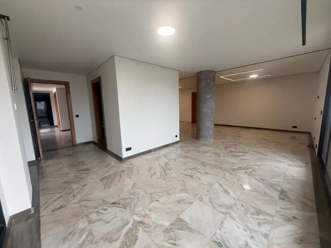 Oficina de alquiler en Marbella con Calefacción