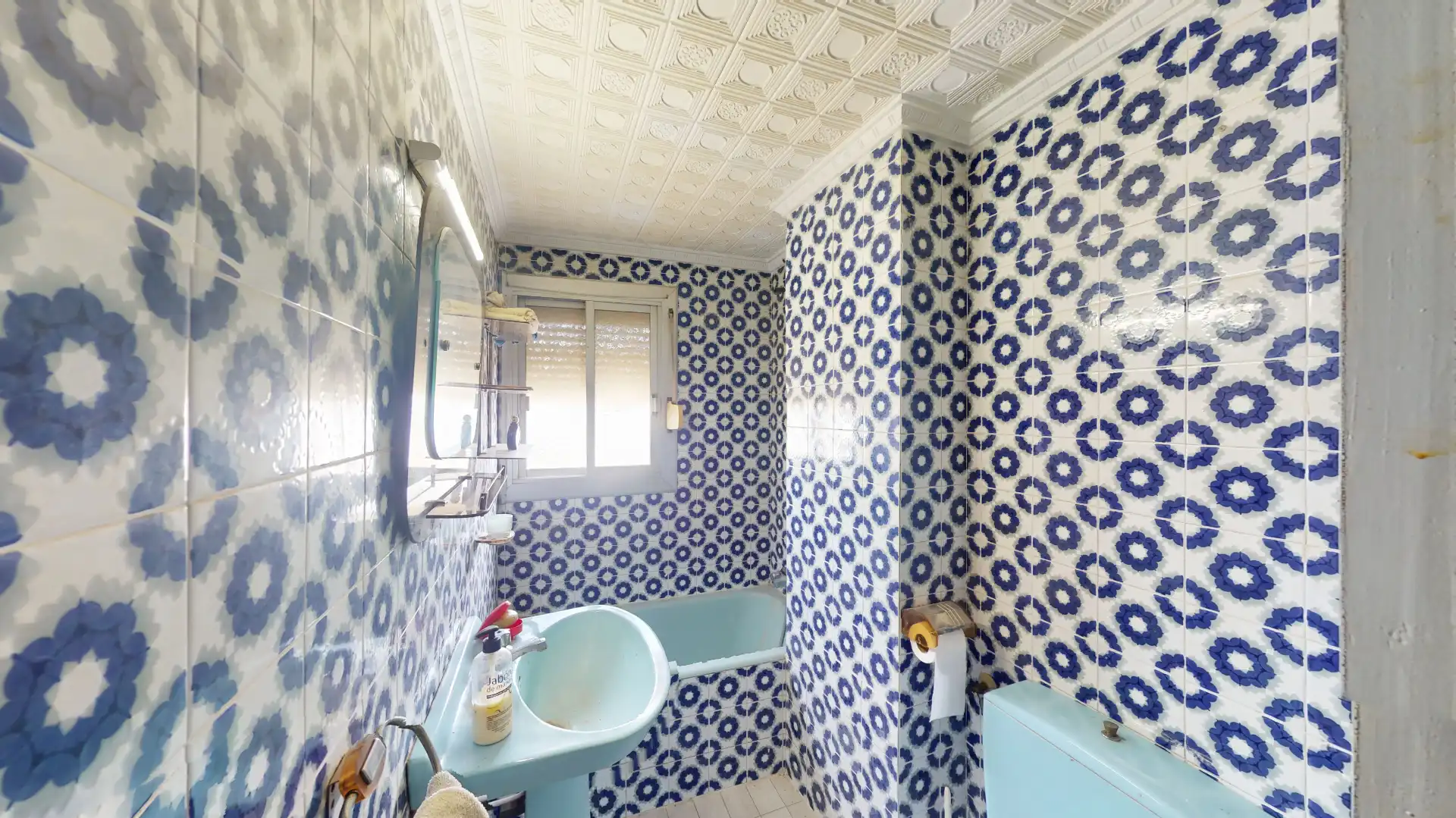 Bathroom of Flat for sale in Alicante / Alacant  with Terrace and Furnished