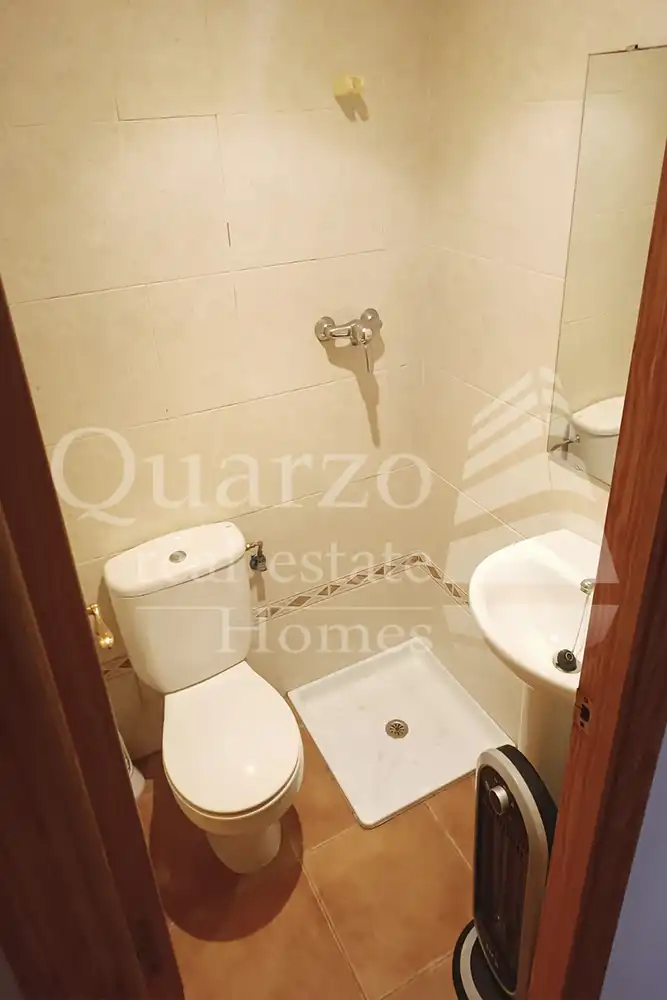 Bathroom of Apartments for sale in Tavernes de la Valldigna  with Air Conditioner, Heating and Furnished