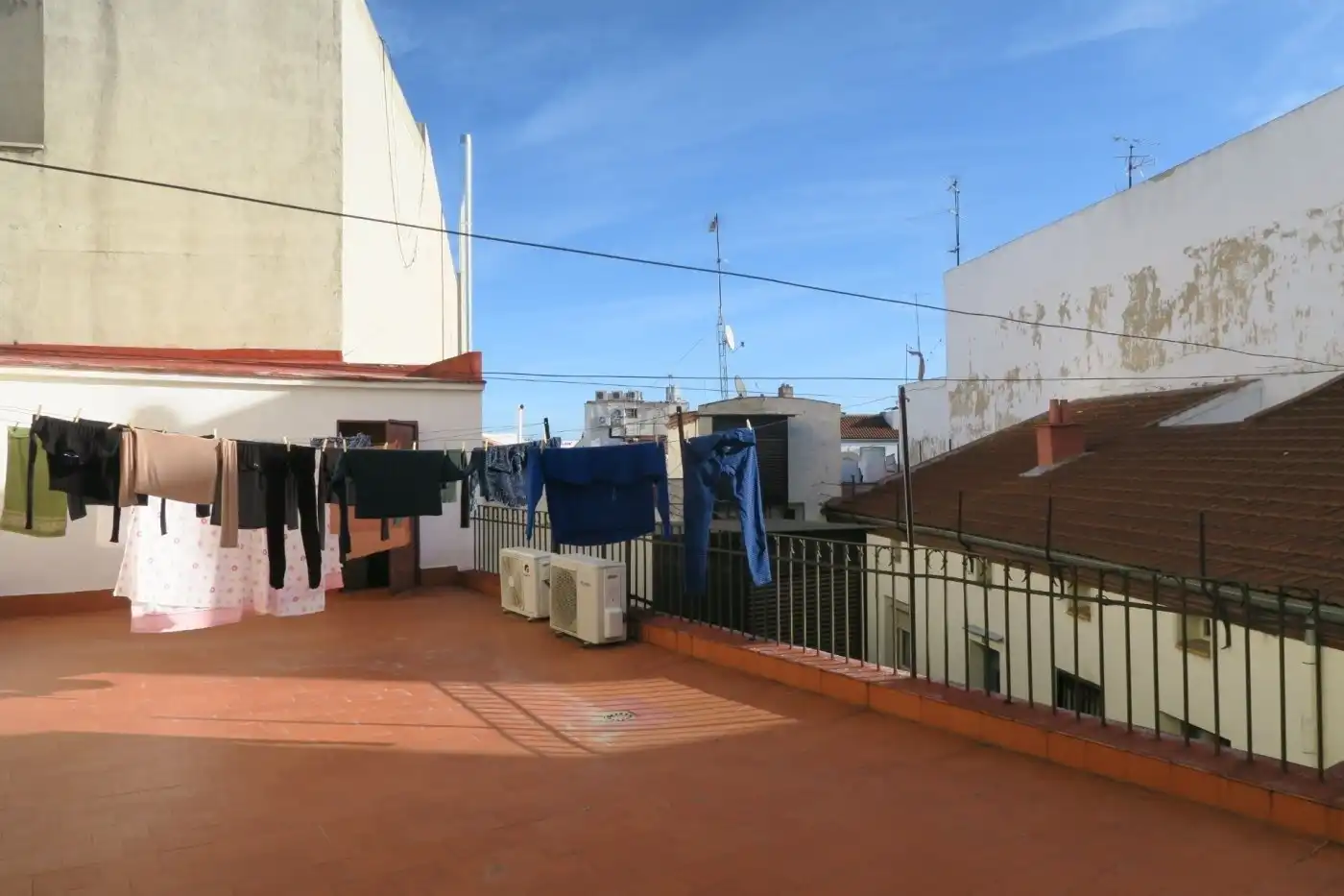 Außenansicht von Wohnungen zur Miete in Madrid mit Klimaanlage, Heizung und Möbliert