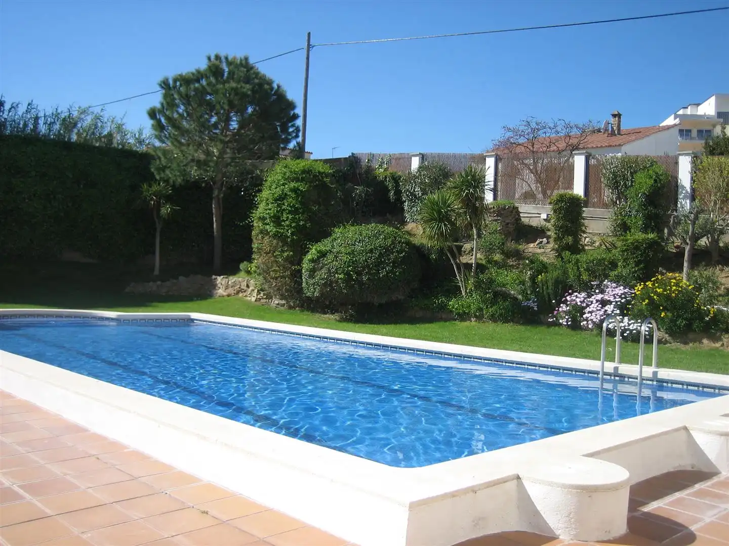 Piscina de Apartament en venda en L'Escala amb Calefacció, Jardí privat i Parquet