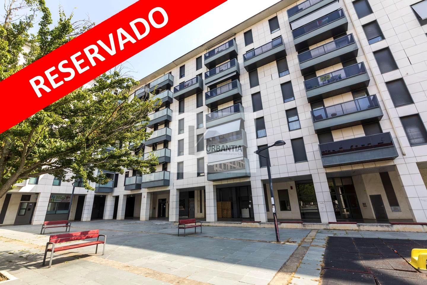 Vista exterior de Pis en venda en  Pamplona / Iruña amb Calefacció, Parquet i Traster