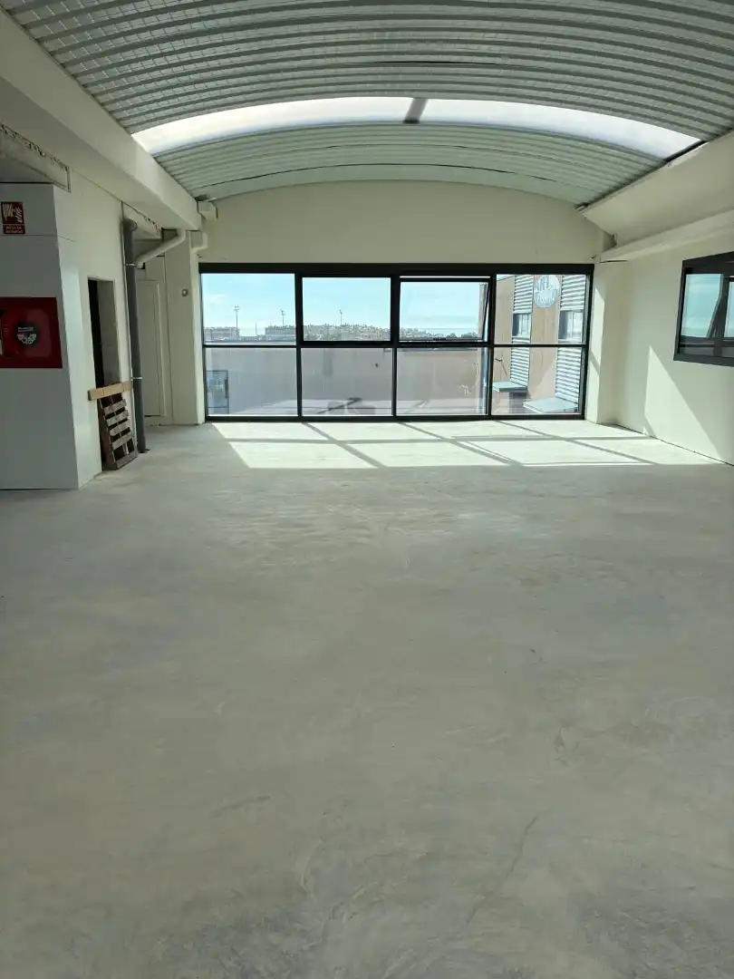 Nave industrial in affitto a Carrer Pruelles