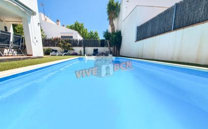 Swimming pool of Single-family semi-detached for sale in Calafell  with Air Conditioner, Terrace and Swimming Pool