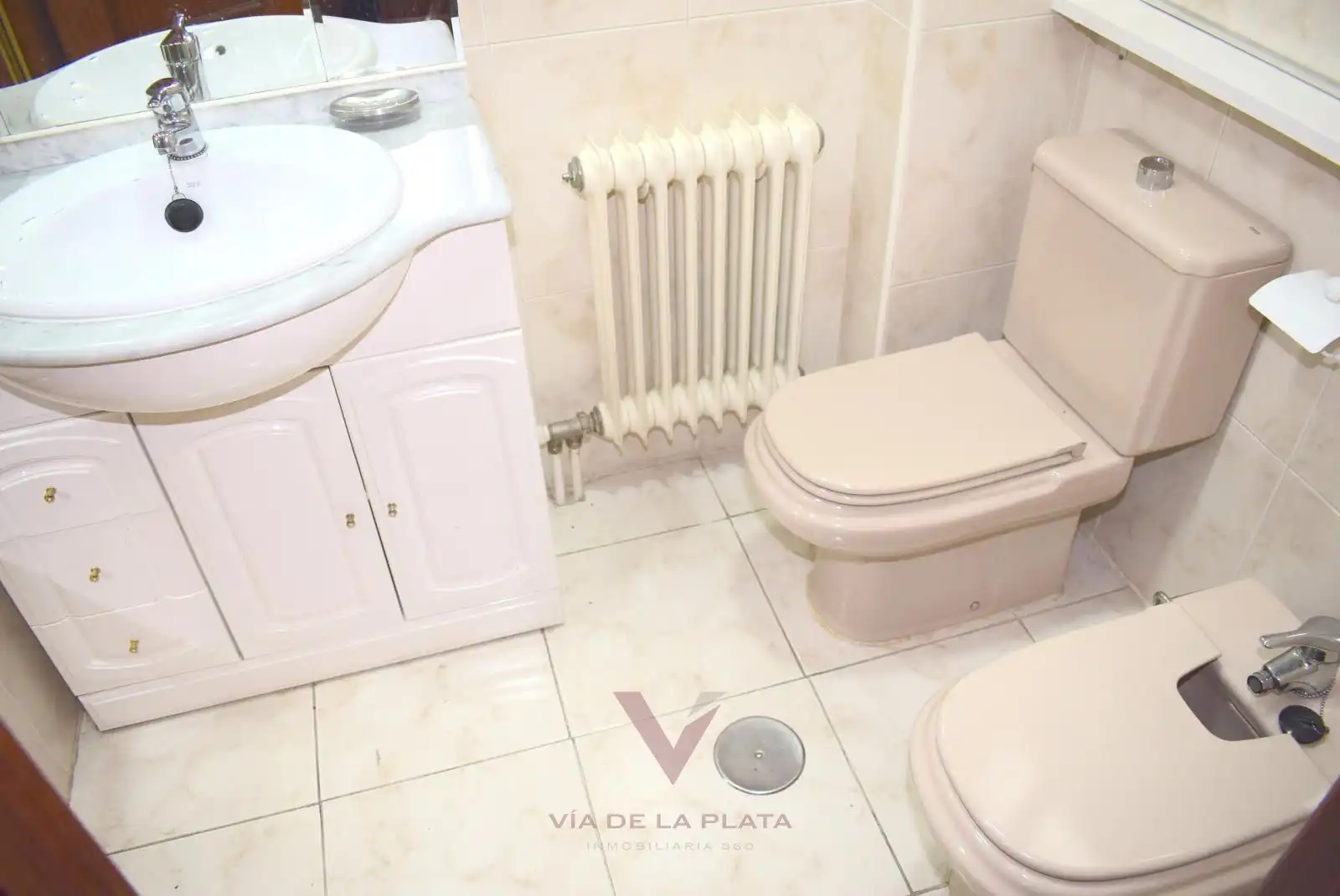 Bathroom of Flat for rent in Salamanca  with Heating, Oven and Washing machine