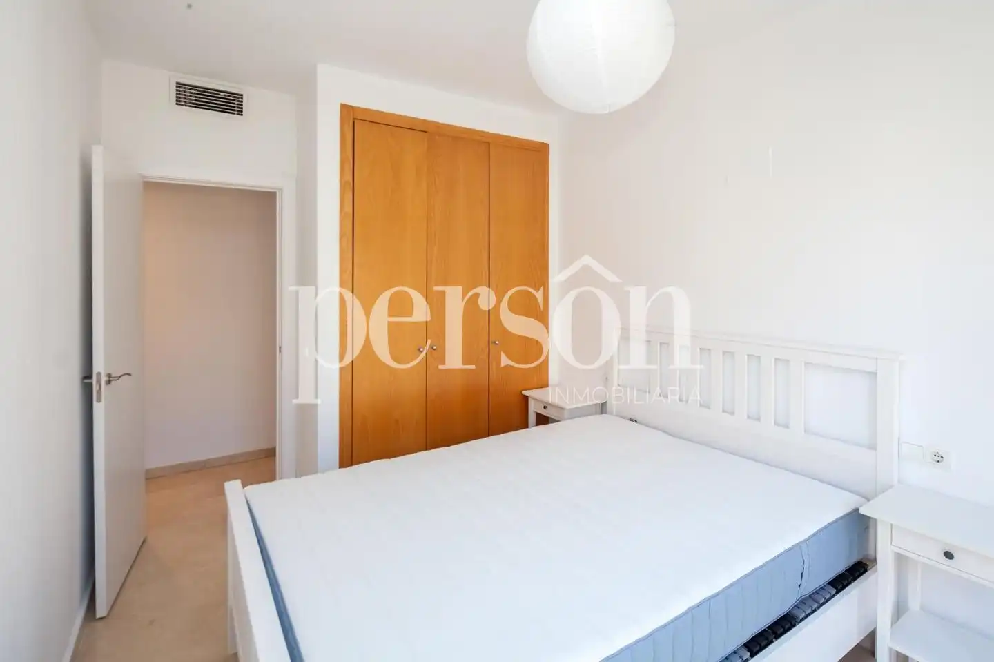Habitación de Piso de alquiler en Valencia con Aire acondicionado y Amueblado