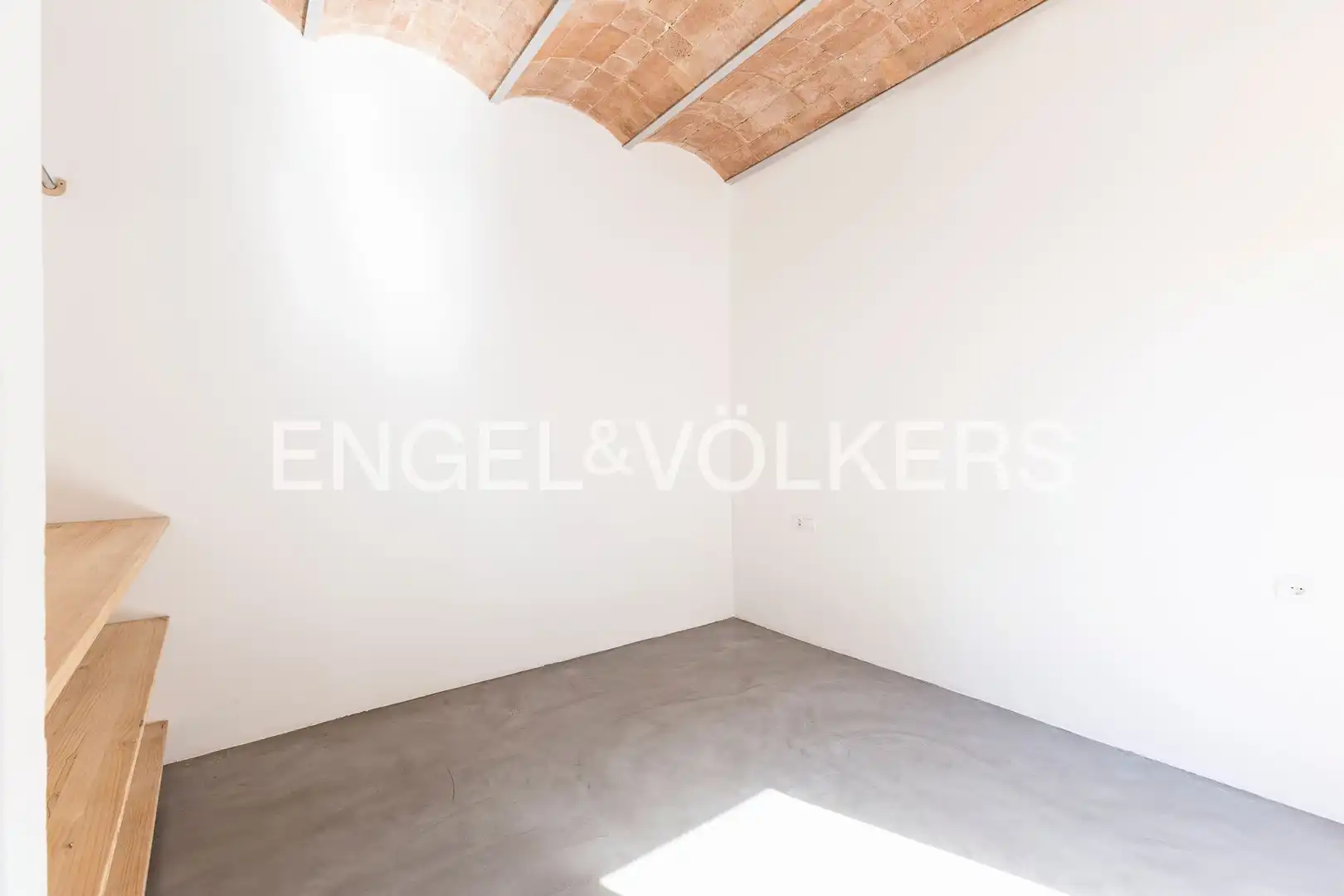 Flat for sale in Barcelona  with Air Conditioner, Heating and Balcony
