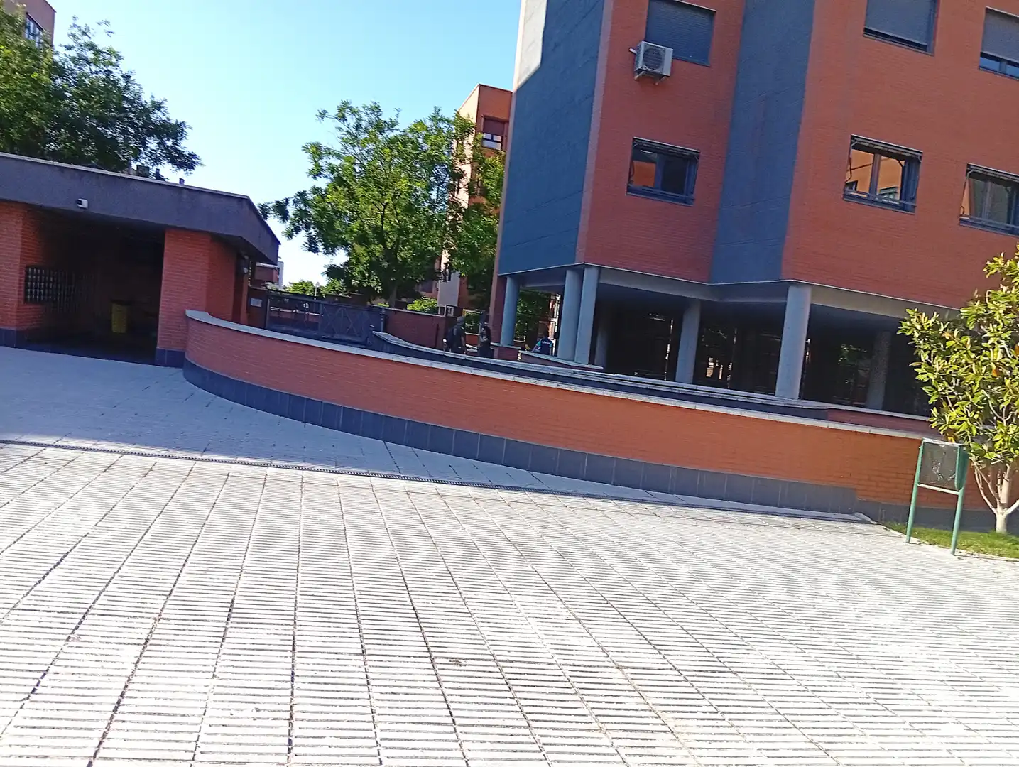 Vista exterior de Piso en venta en Valdemoro con Aire acondicionado, Calefacción y Jardín privado
