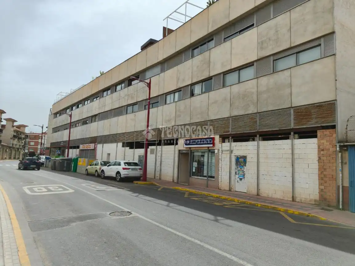 Vista exterior de Local en venta en Armilla