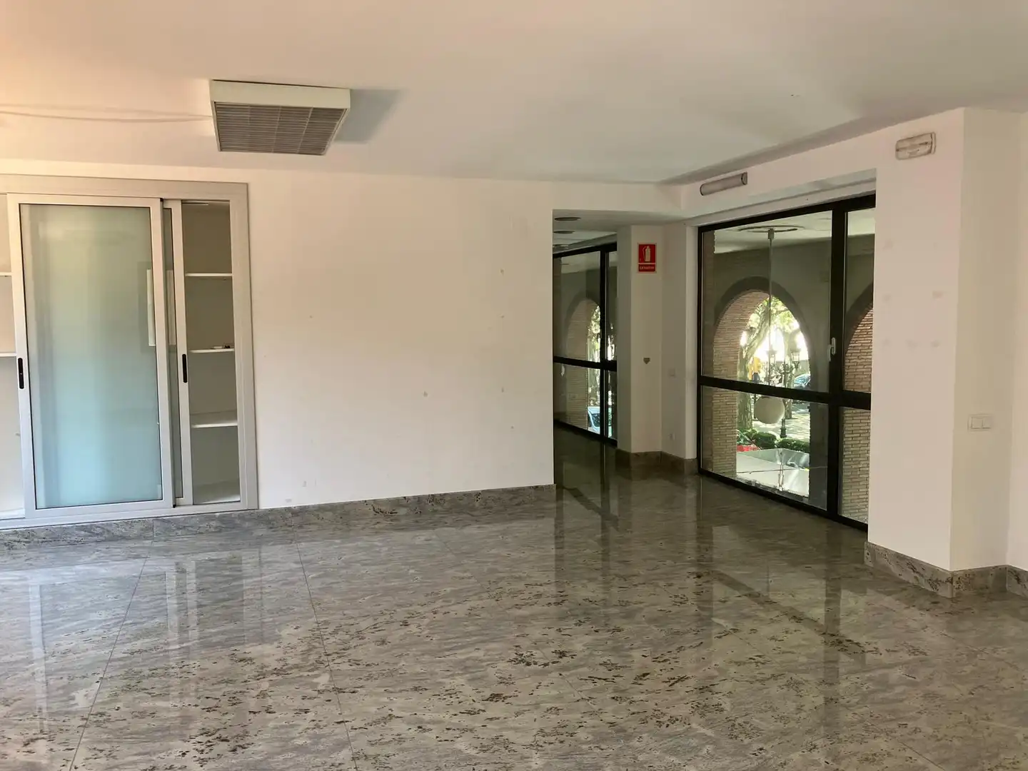 Büro zum Verkauf in Plaça Escultor Josep Clarà 7, imagen 12
